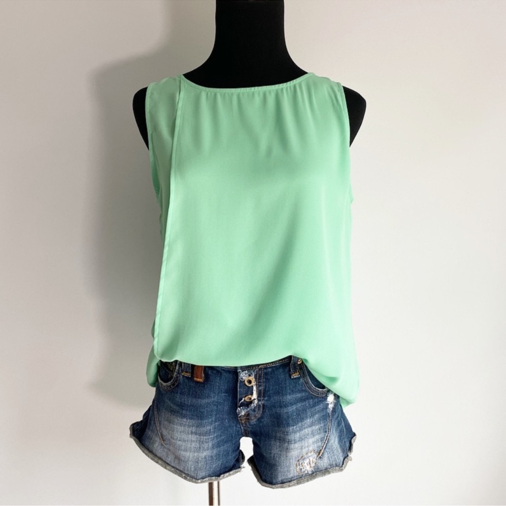 Violet + Claire Fresh Mint Sleeveless Blouse